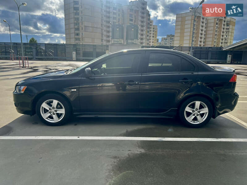 Седан Mitsubishi Lancer 2008 в Києві