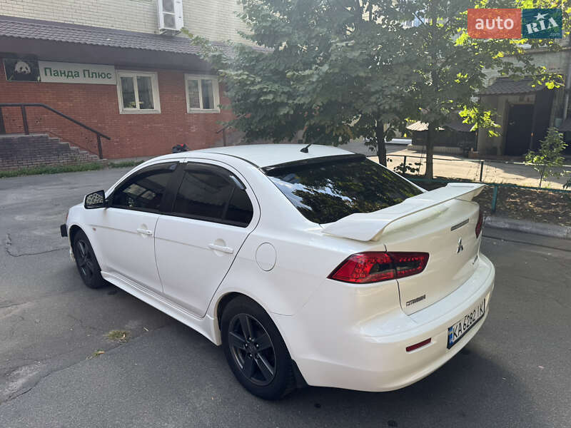 Седан Mitsubishi Lancer 2007 в Киеве