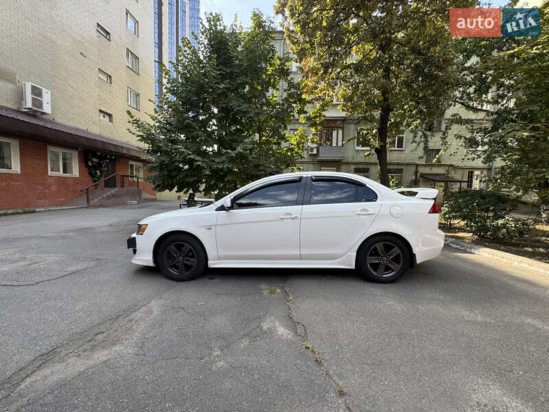 Седан Mitsubishi Lancer 2007 в Киеве