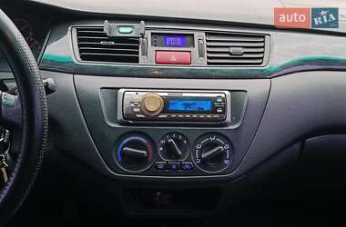 Седан Mitsubishi Lancer 2004 в 
