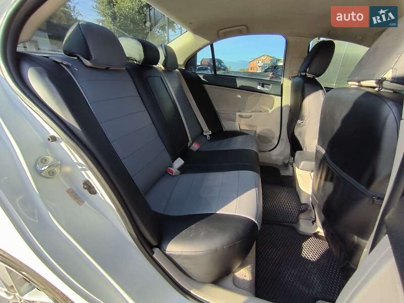 Седан Mitsubishi Lancer 2008 в Киеве