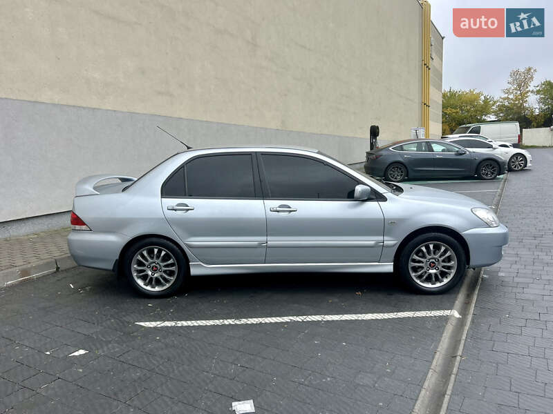 Седан Mitsubishi Lancer 2006 в Львове