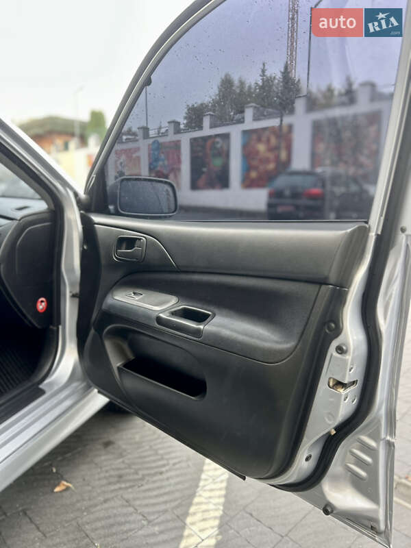 Седан Mitsubishi Lancer 2006 в Львове