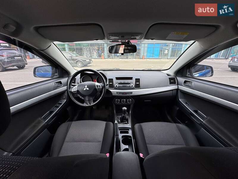 Хэтчбек Mitsubishi Lancer 2010 в Киеве