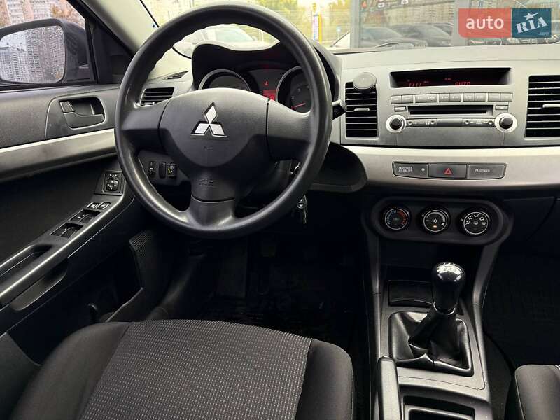 Седан Mitsubishi Lancer 2008 в Киеве