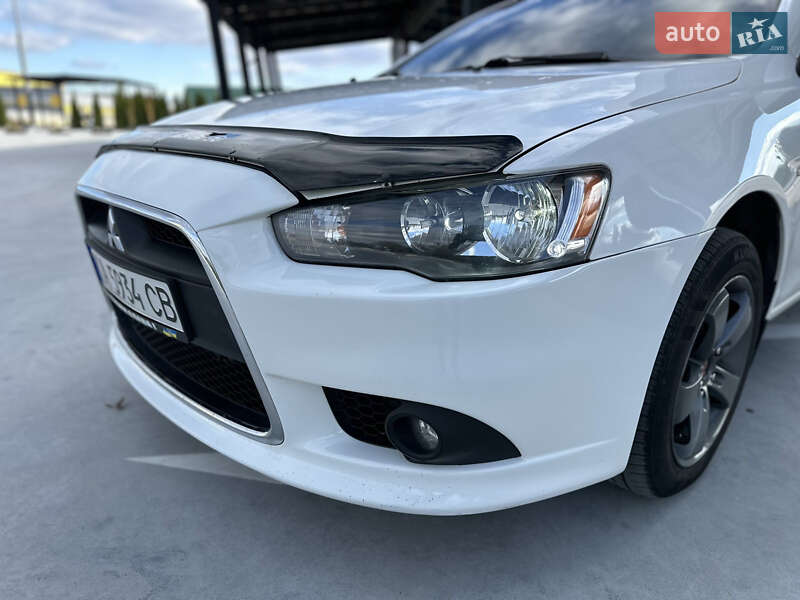 Седан Mitsubishi Lancer 2012 в Звягелі