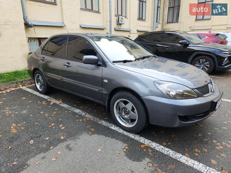 Седан Mitsubishi Lancer 2005 в Києві фото 19 Седан Mitsubishi Lancer 2005 в Києві