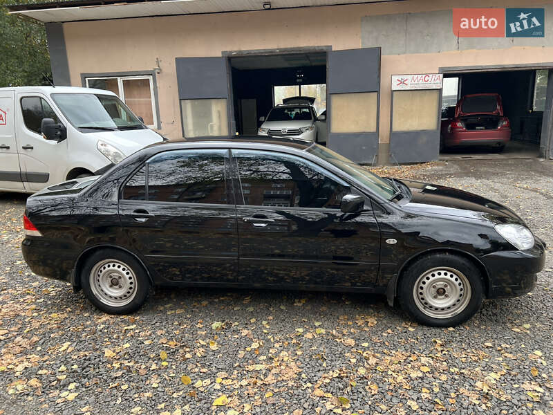 Седан Mitsubishi Lancer 2005 в Харкові