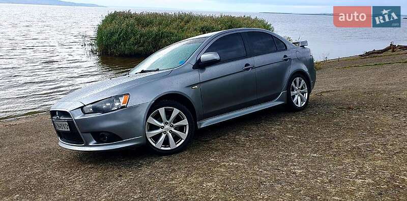 Седан Mitsubishi Lancer 2014 в Киеве