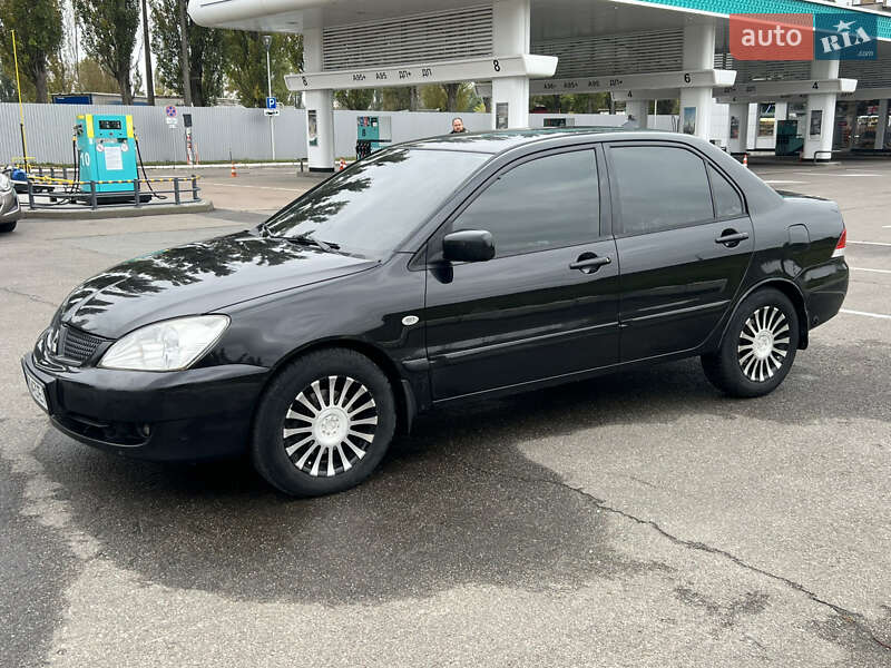 Седан Mitsubishi Lancer 2005 в Киеве