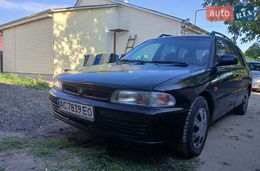 Універсал Mitsubishi Lancer 1995 в  фото 2 Універсал Mitsubishi Lancer 1995 в