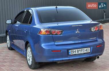 Седан Mitsubishi Lancer 2011 в  фото 4 Седан Mitsubishi Lancer 2011 в