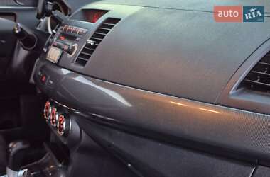 Седан Mitsubishi Lancer 2011 в  фото 30 Седан Mitsubishi Lancer 2011 в