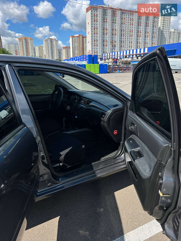 Седан Mitsubishi Lancer 2006 в Киеве фото 11 Седан Mitsubishi Lancer 2006 в Киеве