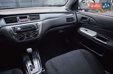 Седан Mitsubishi Lancer 2008 в  фото 46 Седан Mitsubishi Lancer 2008 в