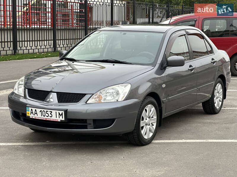 Седан Mitsubishi Lancer 2009 в Киеве