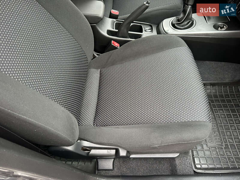 Седан Mitsubishi Lancer 2009 в Киеве