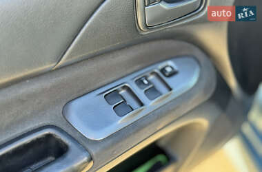 Седан Mitsubishi Lancer 2006 в  фото 12 Седан Mitsubishi Lancer 2006 в