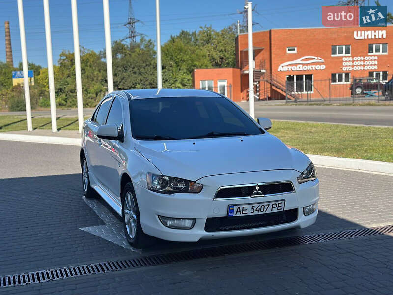 Седан Mitsubishi Lancer 2015 в 