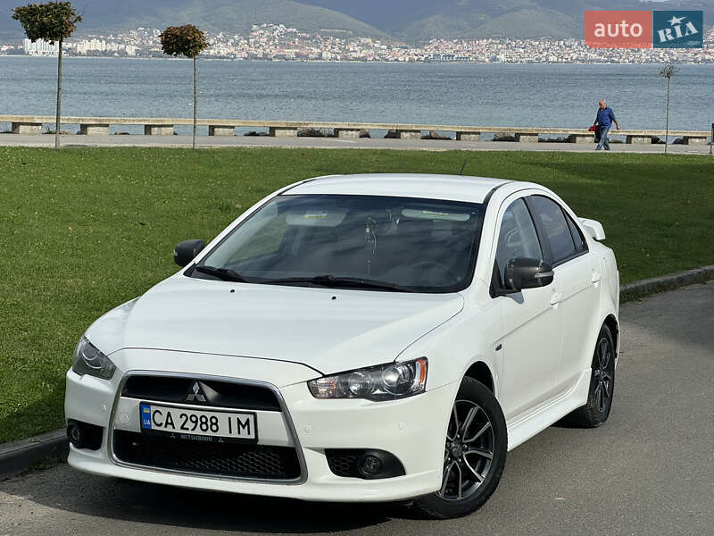 Седан Mitsubishi Lancer 2015 в Одесі