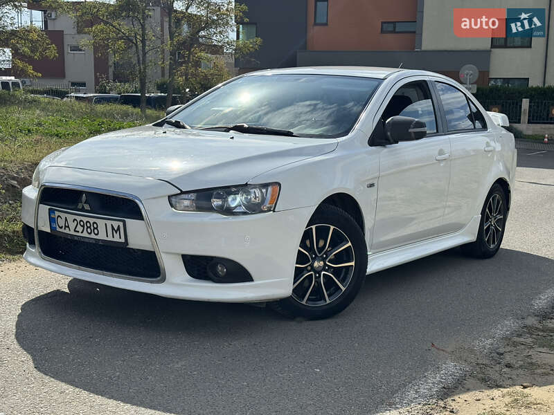 Седан Mitsubishi Lancer 2015 в Одесі