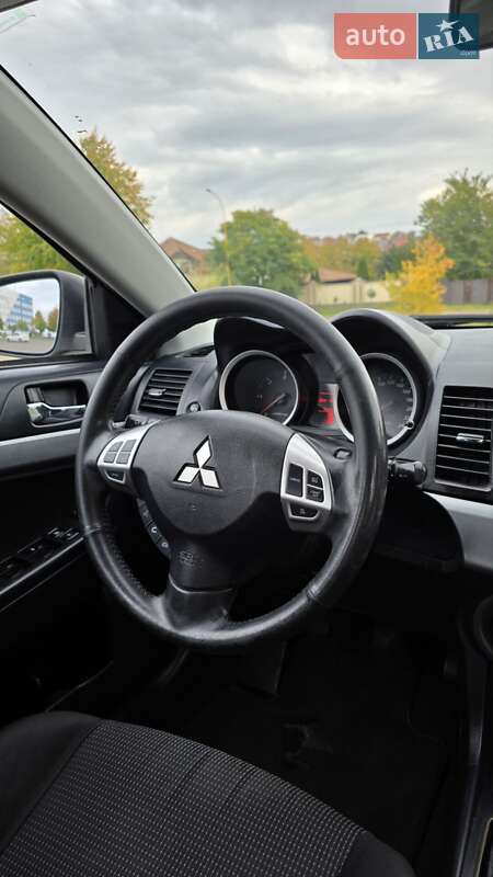 Хэтчбек Mitsubishi Lancer 2011 в Ужгороде
