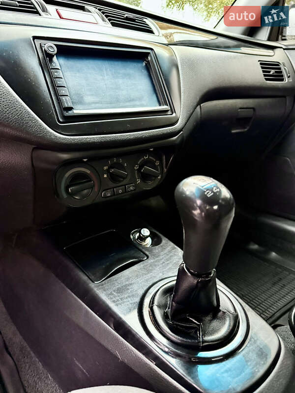 Седан Mitsubishi Lancer 2005 в Кременчуге фото 22 Седан Mitsubishi Lancer 2005 в Кременчуге
