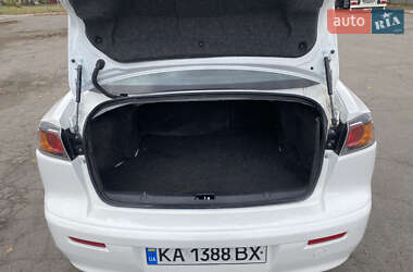 Седан Mitsubishi Lancer 2015 в 