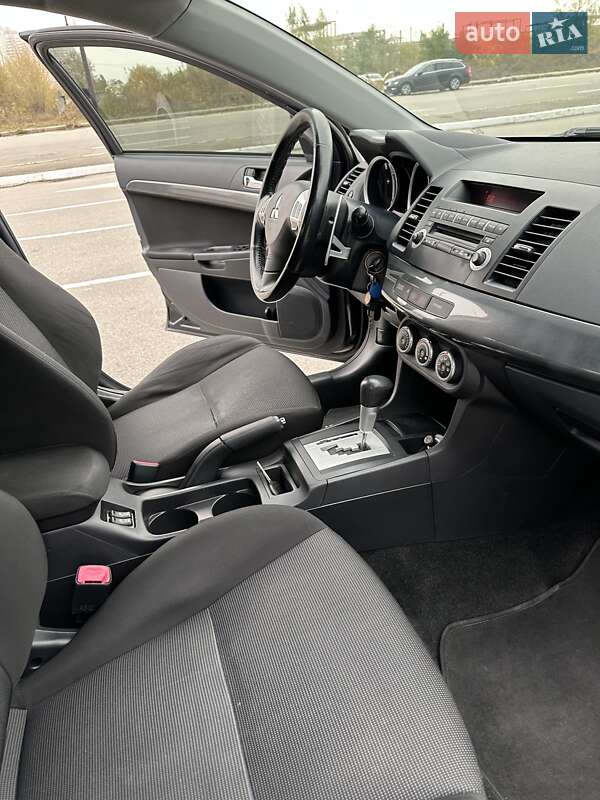 Седан Mitsubishi Lancer 2008 в Києві фото 49 Седан Mitsubishi Lancer 2008 в Києві