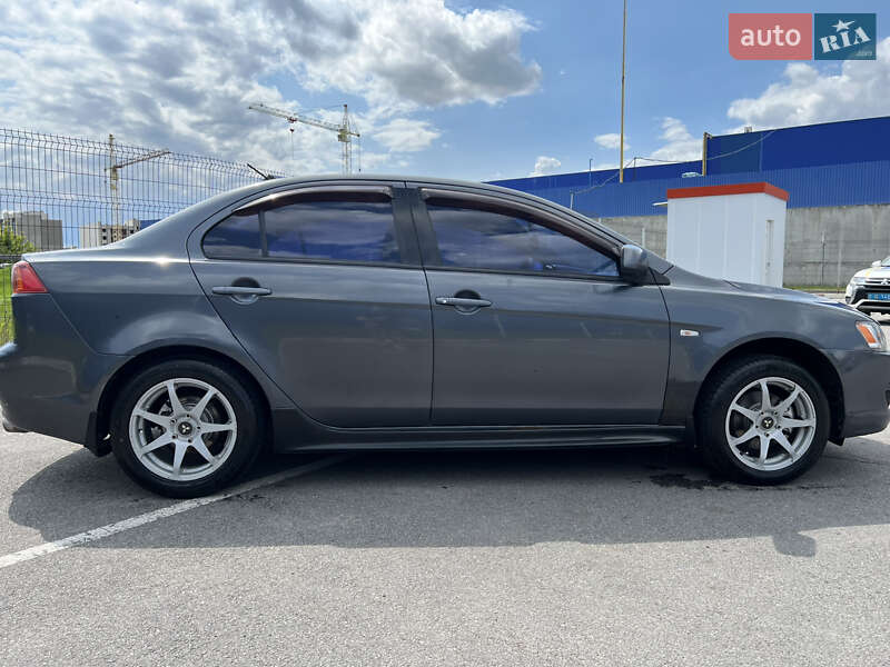Седан Mitsubishi Lancer 2008 в Виннице