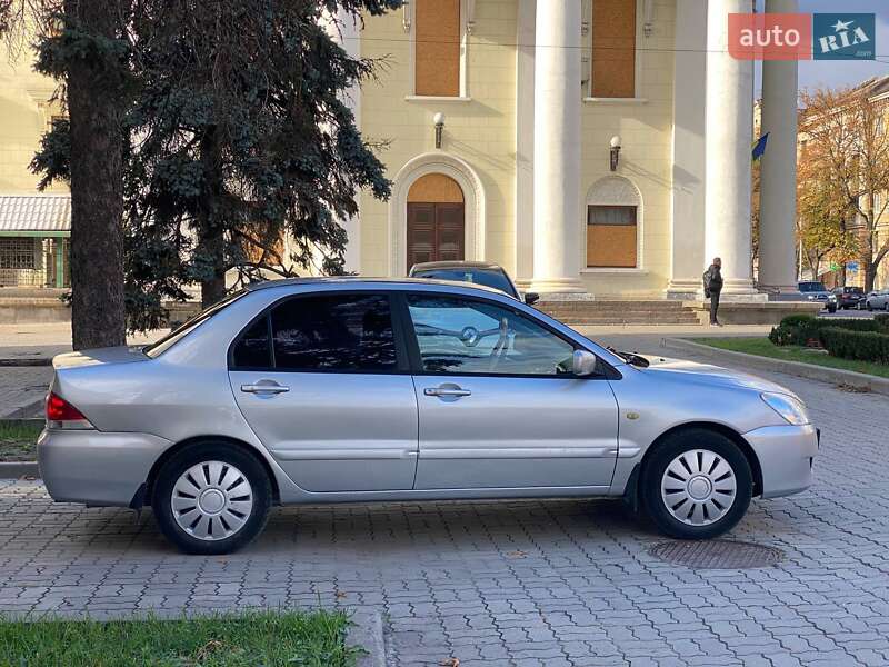 Седан Mitsubishi Lancer 2005 в Запоріжжі