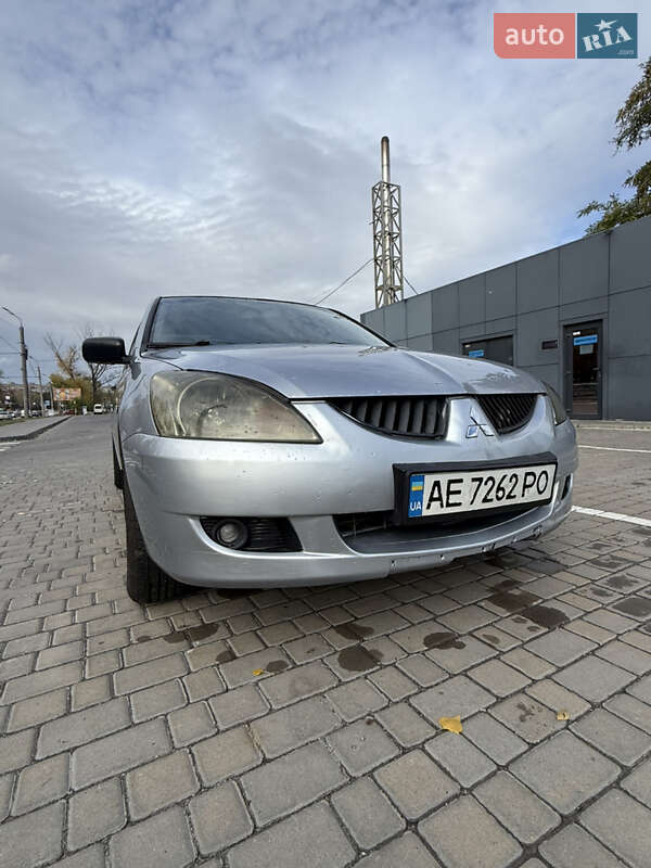 Седан Mitsubishi Lancer 2004 в Дніпрі фото 2 Седан Mitsubishi Lancer 2004 в Дніпрі