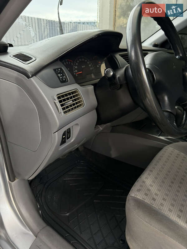 Седан Mitsubishi Lancer 2004 в Дніпрі фото 12 Седан Mitsubishi Lancer 2004 в Дніпрі