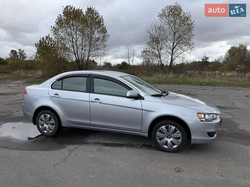 Седан Mitsubishi Lancer 2007 в Дымере