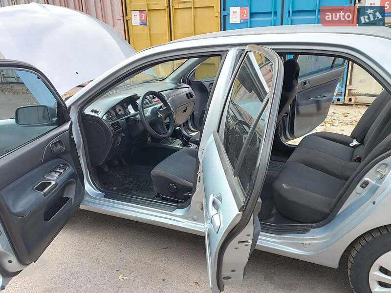 Седан Mitsubishi Lancer 2006 в Києві
