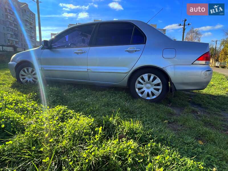 Седан Mitsubishi Lancer 2008 в Киеве