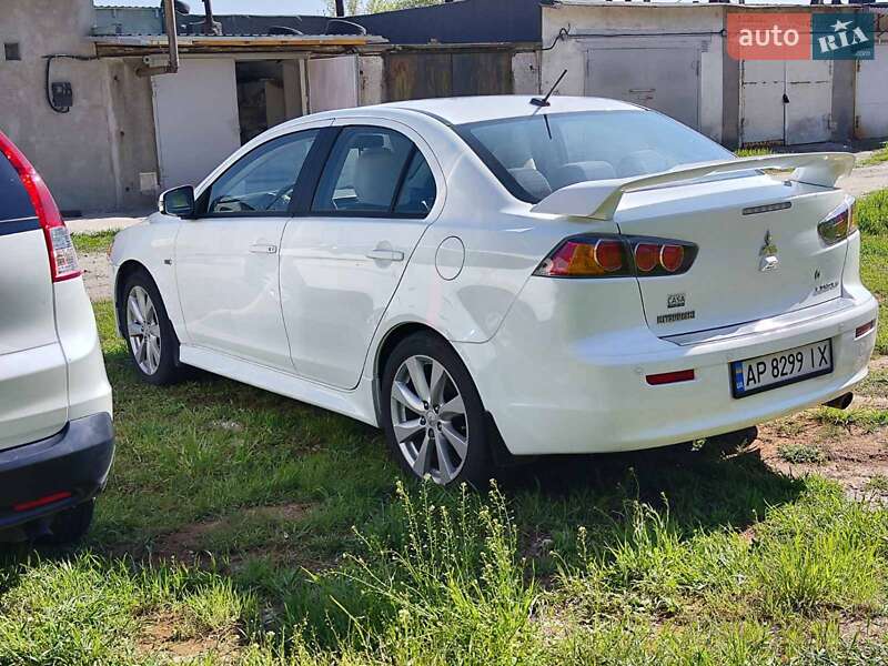 Седан Mitsubishi Lancer 2015 в Запоріжжі