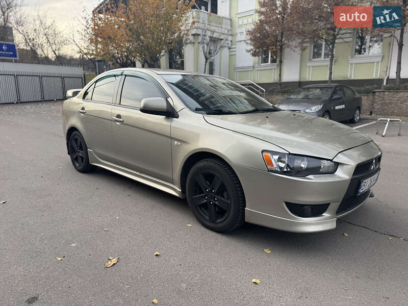 Седан Mitsubishi Lancer 2007 в Киеве