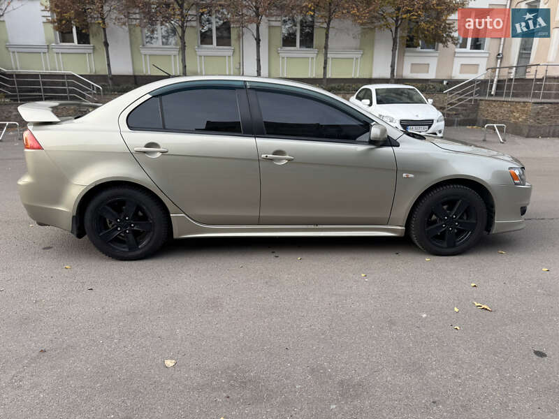 Седан Mitsubishi Lancer 2007 в Киеве