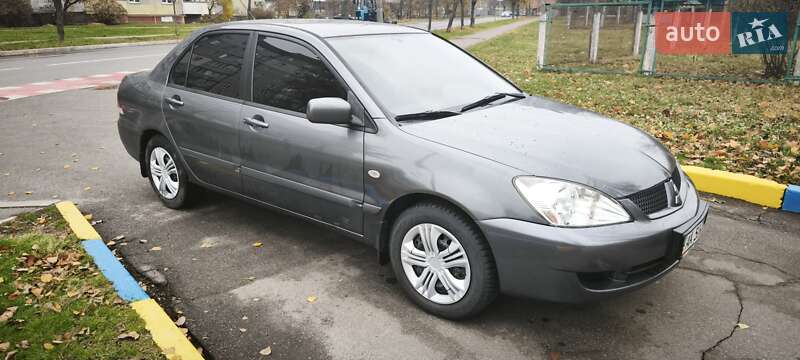 Седан Mitsubishi Lancer 2006 в Киеве