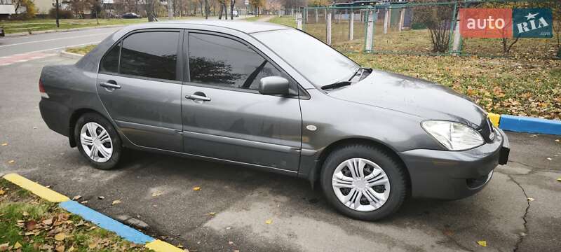 Седан Mitsubishi Lancer 2006 в Киеве
