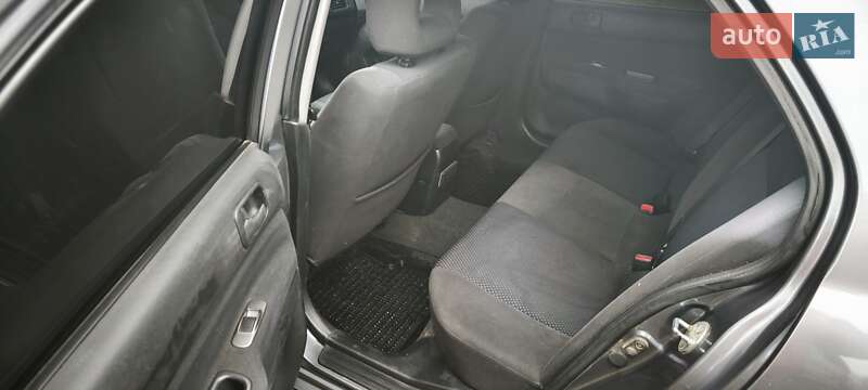 Седан Mitsubishi Lancer 2006 в Киеве