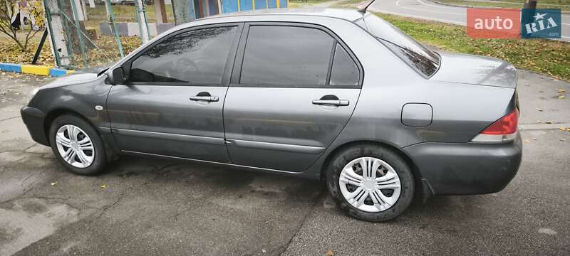 Седан Mitsubishi Lancer 2006 в Киеве