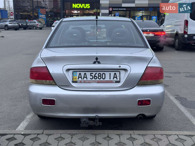 Седан Mitsubishi Lancer 2008 в Киеве