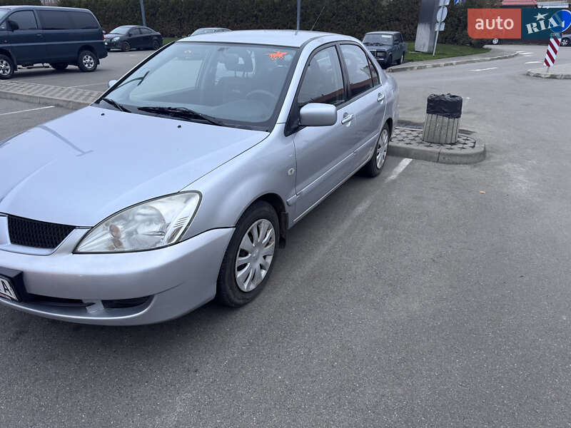 Седан Mitsubishi Lancer 2008 в Киеве