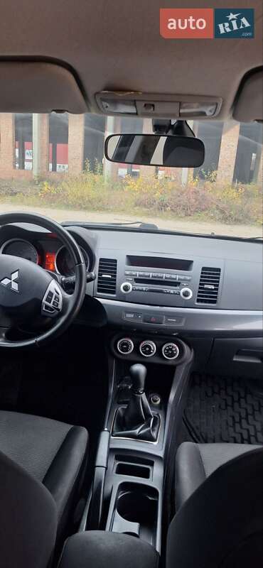 Хетчбек Mitsubishi Lancer 2009 в Тернополі фото 4 Хетчбек Mitsubishi Lancer 2009 в Тернополі