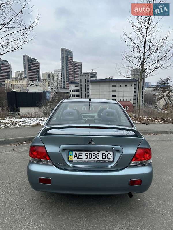 Седан Mitsubishi Lancer 2006 в Киеве