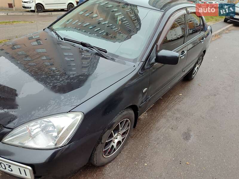 Седан Mitsubishi Lancer 2006 в Киеве