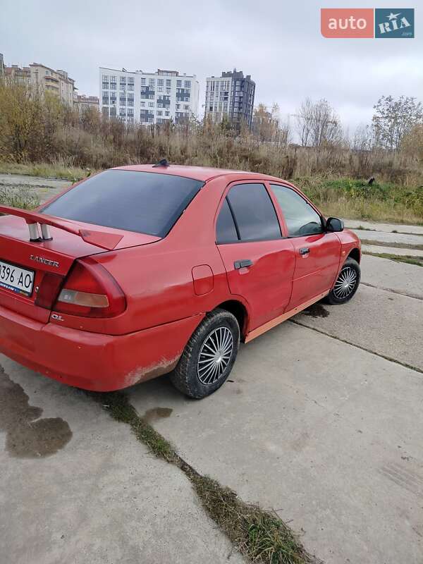 Седан Mitsubishi Lancer 1996 в Львові фото 5 Седан Mitsubishi Lancer 1996 в Львові