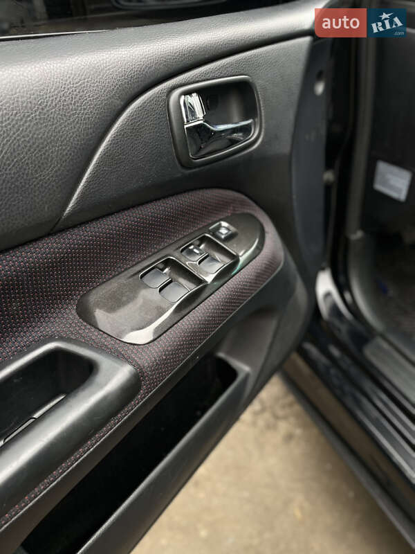 Седан Mitsubishi Lancer 2006 в Черкасах